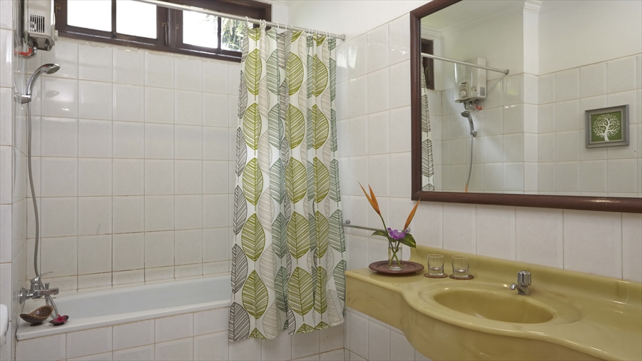 lombok-resort-hotel-1bedroom-villa-bathroom_pic04